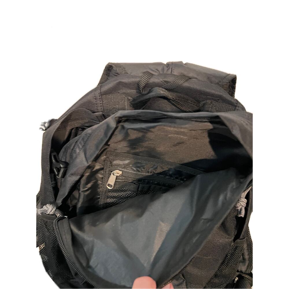 Ozark Trail Black Daily Backpack 25L - Picture 3 of 4